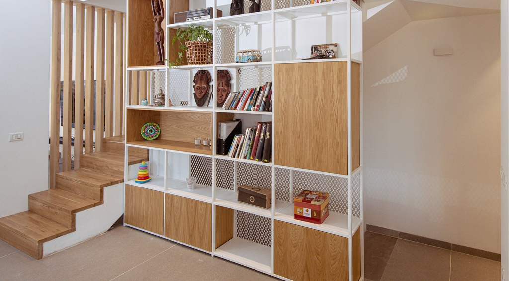 תמונה של ספרייה מרחוק מעוצבת בבית הלקוח